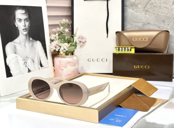 GUCCI SUNGLASSES